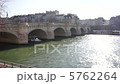 [Paris] Neuf Bridge and Seine sightseeing boat 5762264