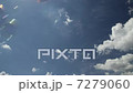 シャボン玉と青空 7279060