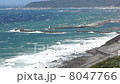 海岸に打ち寄せる波 8047766