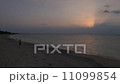 フサキビーチの夕暮れ 11099854