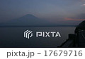 夕暮れの富士山 17679716