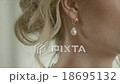 Pearl Earring 18695132