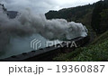 蒸気機関車　紅葉の只見線　只見川　後追い 19360887
