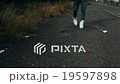 煩躁的男子 19597898