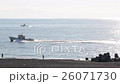 岸から眺める漁船　走る漁船　朝の漁　シラス船 26071730