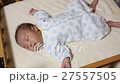 Baby who is sleeping while sleeping (Morrow reflex) 27557505