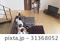 動画素材　家族の団欒　三世代　ライフスタイル　俯瞰 31368052