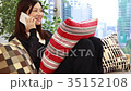 電話をする女性 35152108