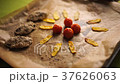 Display chicken liver sprinkled with sesame seeds 37626063