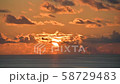 夕日が幻想的 58729483