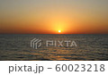 海で撮った夕日の動画です。 60023218