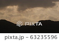 多雲的天空在晚上 63235596