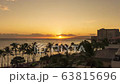 ハワイタイムラプス ワイキキビーチ 土曜の夜 花火 日没から夜景 ズームアウト 63815696