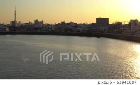 日本都市風景。東京の夕方の動画素材