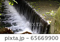 小さな滝 65669900