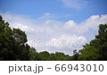 夏空と流れる雲の動画	 66943010