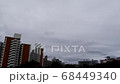 タイムラプス　マンション群の上を流れる雲 68449340