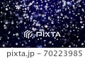 在白雪皚皚的夜空中循環播放材料/閃光,顆粒,聖誕節 在白雪皚皚的夜空中循環播放材料/閃光,顆粒,聖誕節 70223985