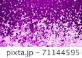 パーティクル_下から上る三角_パープル 71144595