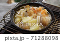 キャンプの定番アヒージョを炭火の炭火で、、、。 71288098