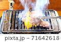 烤肉店有烤日本黑牛肉的聲音 71642618