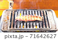 烤肉店有烤日本黑牛肉的聲音 71642627