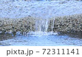 水が澄んでいる川 72311141