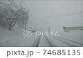 吹雪の中を走行するドラレコ映像 74685135