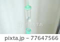 <醫療> 病人的眼睛看著點滴 77647566