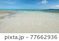 [Okinawa material] A cut that slides the waves that hit the white sand beach from bottom to top 77662936