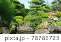 手入れが行き届いた美しい日本庭園の風景 78786723