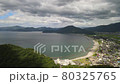 用無人機繞三方湖。三方五子、彩虹線和日本海的景色。三方若狹的街景。 80325765