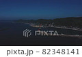 空撮　小さな漁港と防波堤　新潟県出雲崎港　青い海と青い空　 82348141