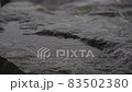 雨滴擊中岩石 01 _ 無音頻 慢 雨滴擊中岩石 01 _ 無音頻 慢 83502380