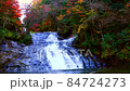 日本日本の秋の風の日本の秋の風景　美しい紅葉と養老渓谷粟又の滝秋の風景　美しい紅葉と養老渓谷粟又の滝 84724273