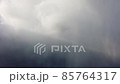 冬季天氣多雲 85764317