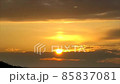 冬のご来光はオレンジ色に輝くんだね♪ 85837081