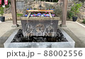 花で彩られた手水鉢 花で彩られた手水鉢 88002556