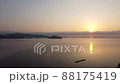 片添ケ浜（山口）で見た朝焼けの風景が穏やかで心和む 88175419