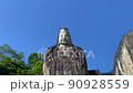 大谷の平和観音を足元から見上げる 90928559