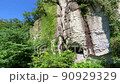 大谷石の断崖絶壁 90929329