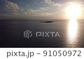 快晴時の海と空を空撮 91050972