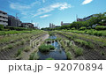 街の川の風景 92070894