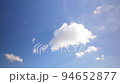 青空と雲 94652877
