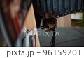 01 Dachshund calm at the table 96159201