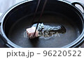 Kansai-style sukiyaki process 1 Melt the beef tallow in a pot 96220522
