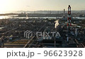 【空撮】工業地帯の日暮れ(4) 俯瞰・パン 【空撮】工業地帯の日暮れ(4) 俯瞰・パン 96623928
