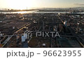 【空撮】工業地帯の日暮れ(5) 俯瞰・横移動 【空撮】工業地帯の日暮れ(5) 俯瞰・横移動 96623955