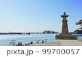 広島県福山市　人気の観光地　鞆の浦の町並みとシンボルの常夜灯（フィクス） 99700057