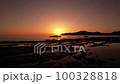 夕日の浜辺12 100328818